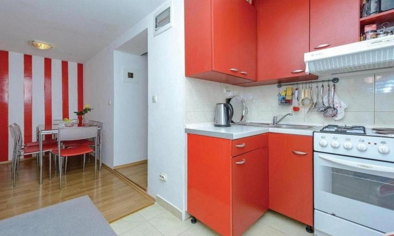 Apartments Raguz Кавтат Екстериор снимка