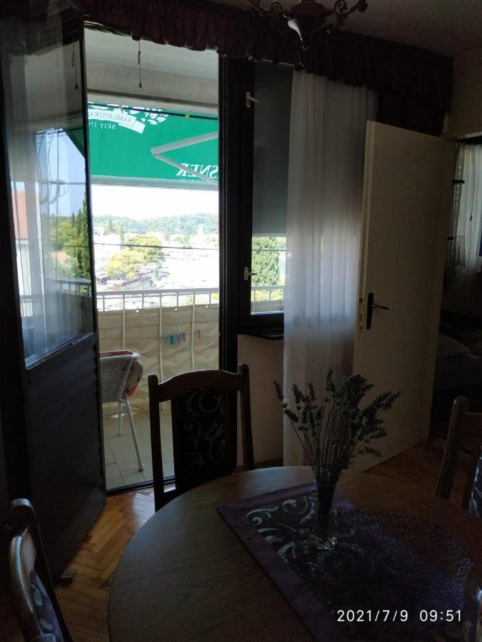 Apartments Raguz Кавтат Екстериор снимка