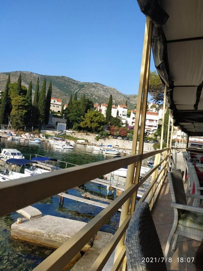 Apartments Raguz Кавтат Екстериор снимка