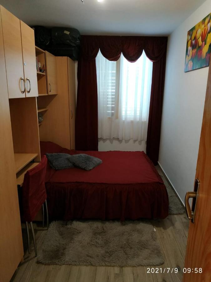 Apartments Raguz Кавтат Екстериор снимка